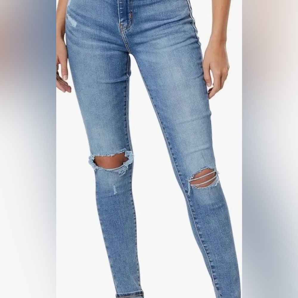 Levis High Rise Skinny - Picture 3 of 9